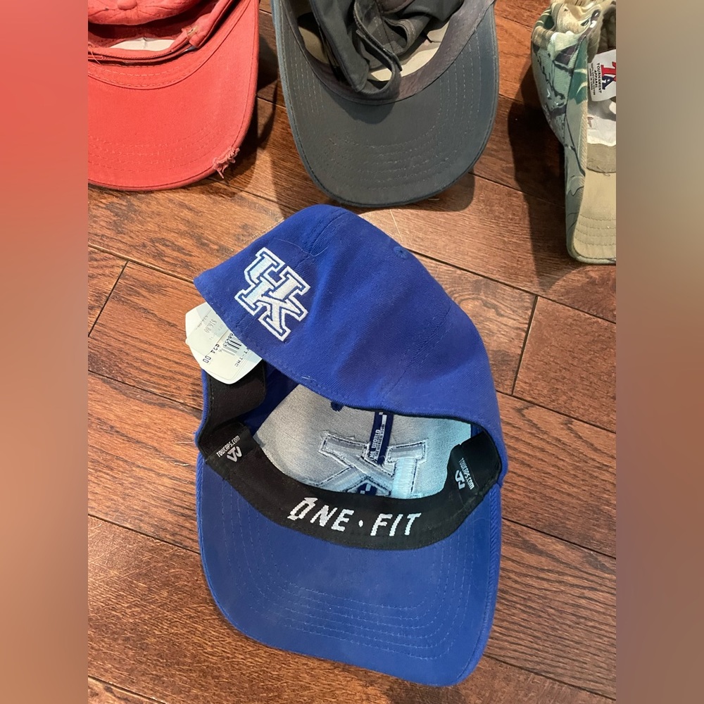 Bundle of men’s hats - Picture 8 of 8